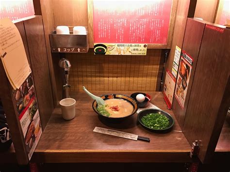 一蘭 おすすめ 食べ方 〜麺の硬さからスープの濃さまで、究極のカスタマイズを探る〜